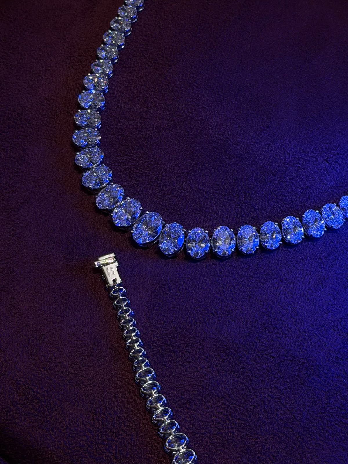 Majestic Oval Necklace