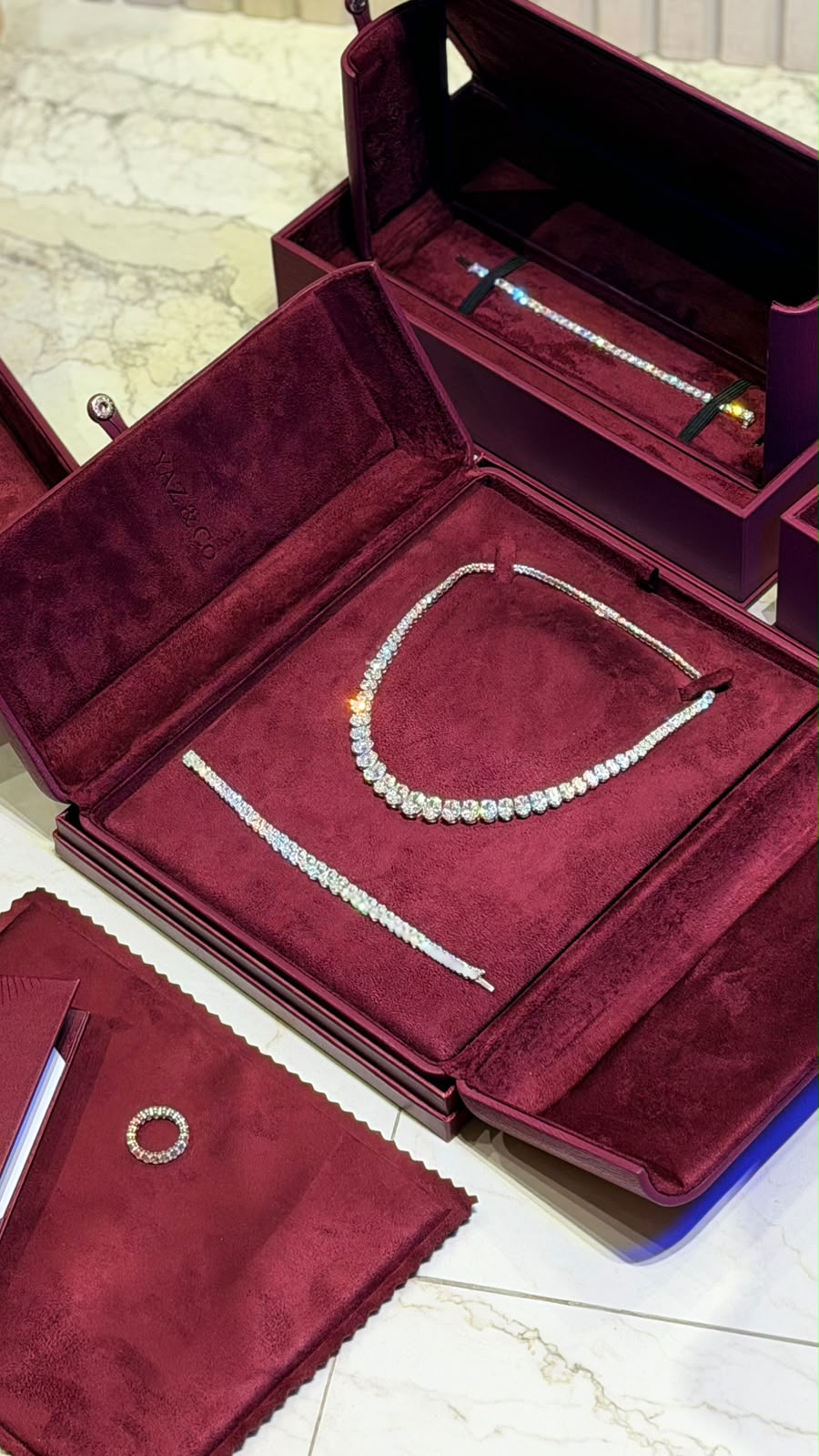 Majestic Oval Necklace